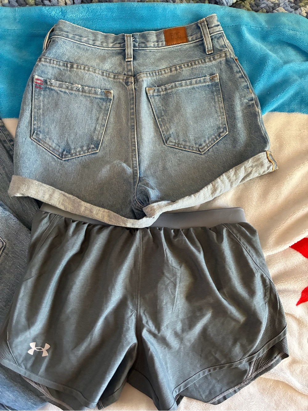 BDG urban outfitters Mom High-Rise Denim Shorts, running shorts, bundle size 26